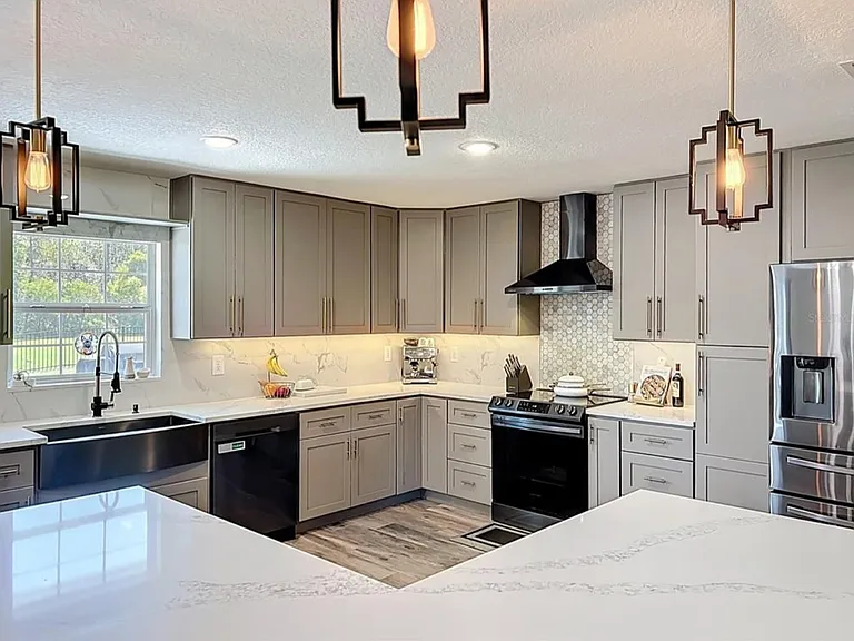 4400 Thermal Ln — Photo 13