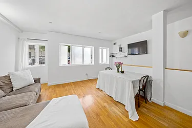 Rented by SLR REAL ESTATE