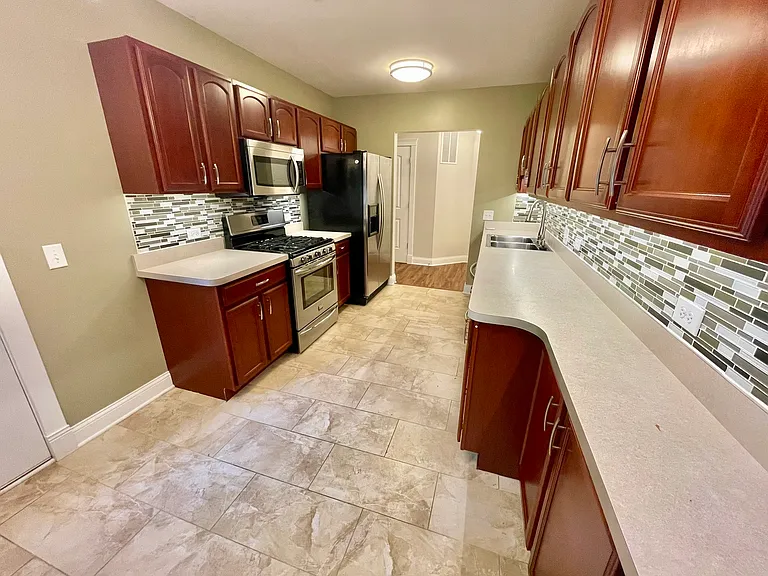 941 N Swift Rd #104 — Photo 8