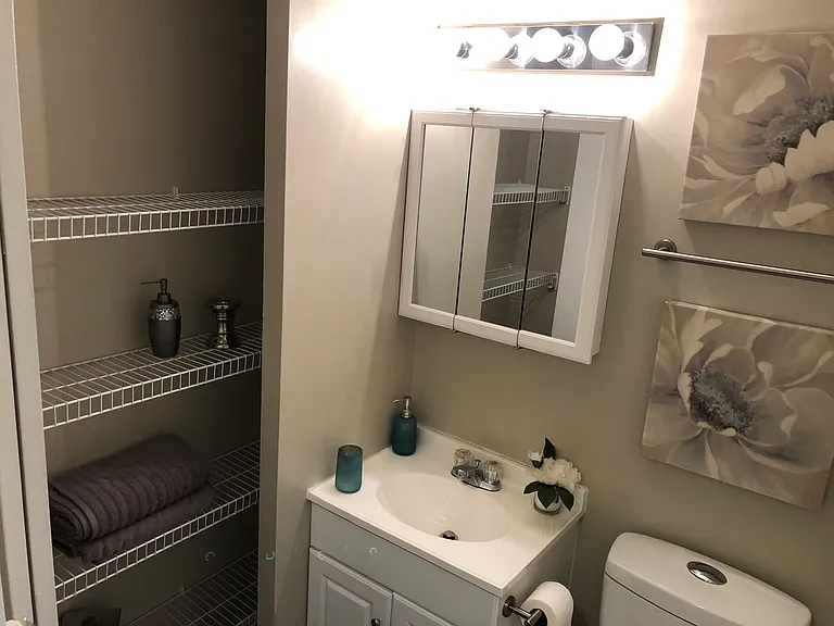 Enclave at Hoffman Estates — Photo 15