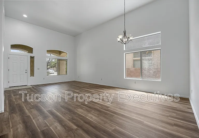 7585 E Picket Fence Ln — Photo 8