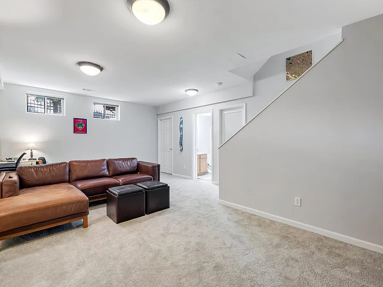 8018 Presidio Ct — Photo 27