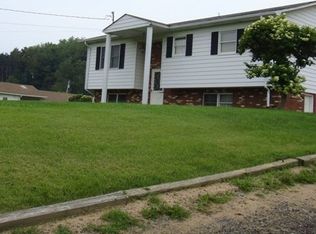4749 Veterans Blvd, New Cumberland, WV