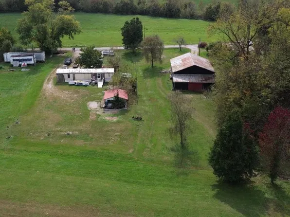 202 White Oak Rd, Vanceburg, KY 41179