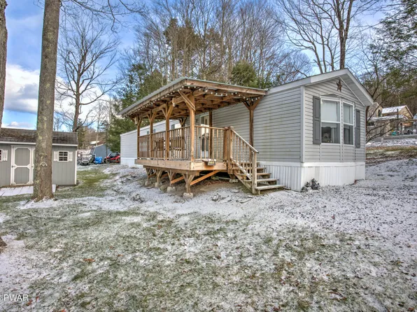 109 10th St, Greentown, PA 18426