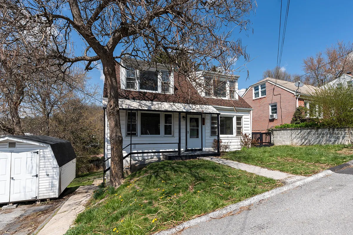 Building Photo - 802 Randolph St