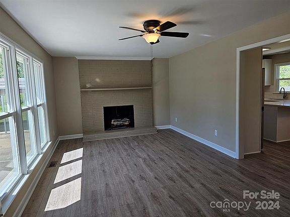 4th image of 1509 Pink Dogwood Ave