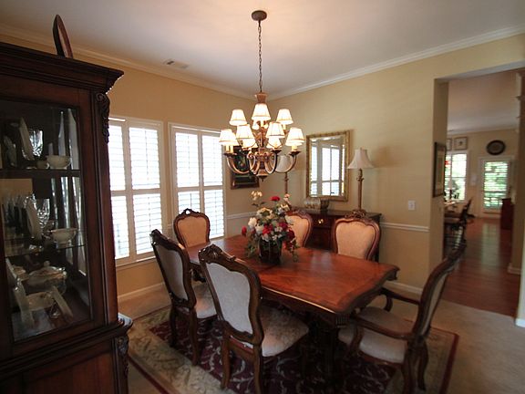 4th image of 203 Brookview Pl