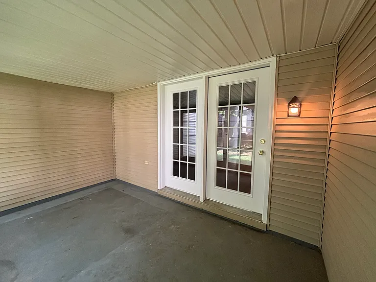 1414 Cambridge Ct — Photo 16
