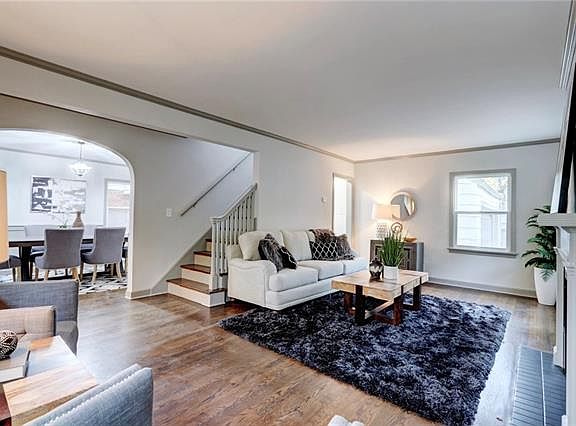 5th image of 404 NE 74th St