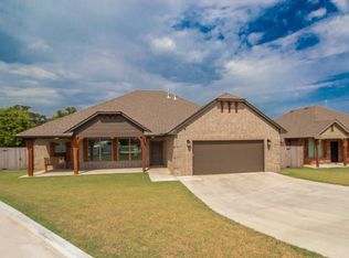 279 Timber Ln, Harrah, OK 73045