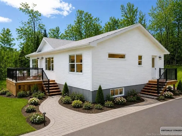 11 Clearview Ct, Nackawic, NB E6G 2M8