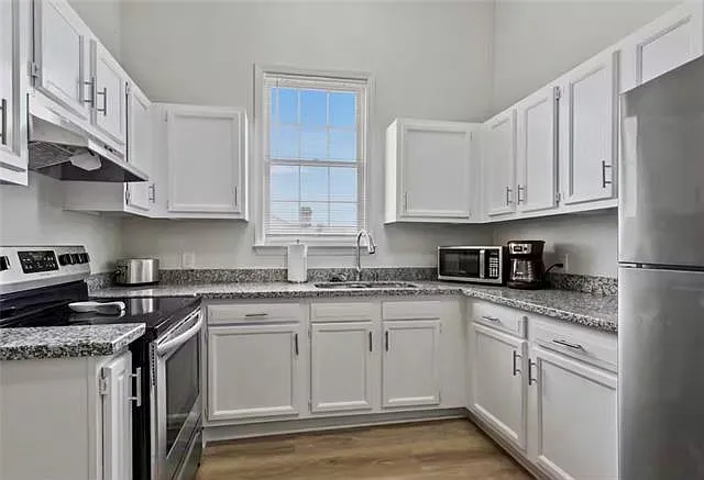 1 bed, 1.0 bath, 750 sqft, $1,300 — Photo 3