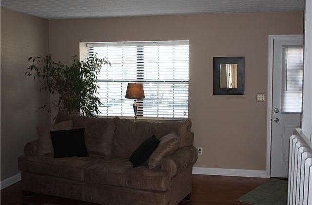 2nd image of 893 Noddymill Ln E