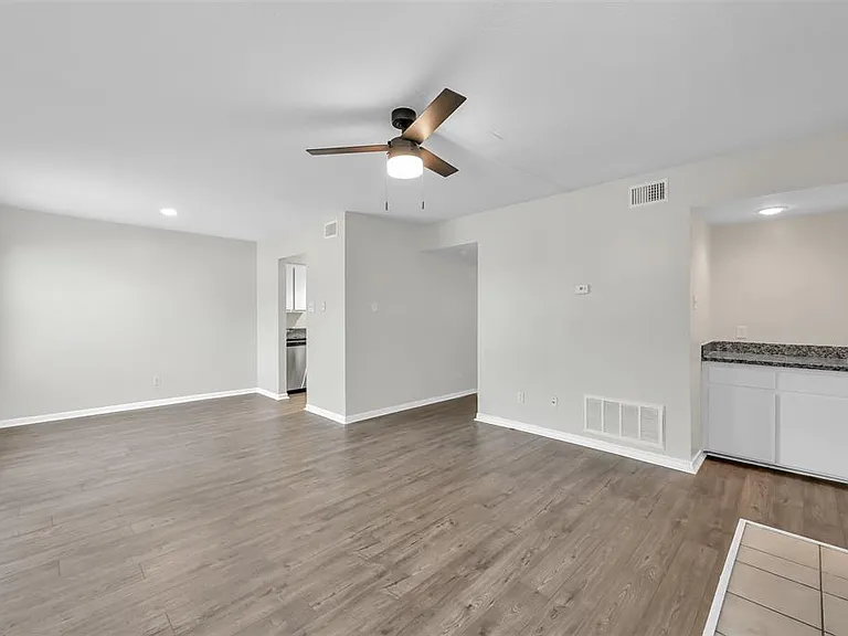 Woodcreek Townhomes — Photo 7