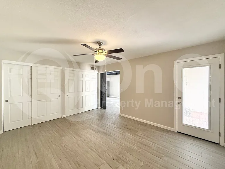 3211 S College Ave — Photo 10