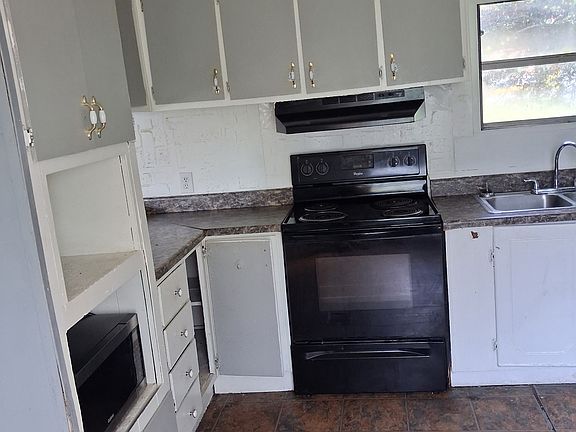 4th image of 2246 Mountain Pine Rd #33