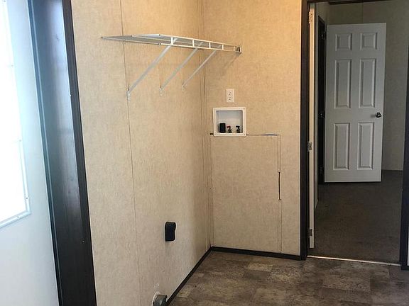 3rd image of 12 Valley View Ct