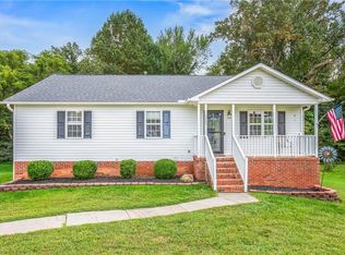 4980 Fiddlers Run Dr, Kernersville, NC 27284