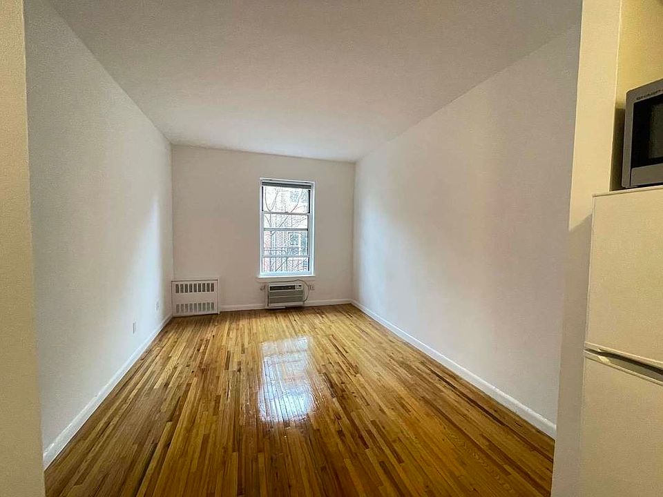 1st image of 319 W 21st St #2C