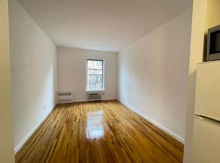 319 W 21st St #2C, New York, NY 10011