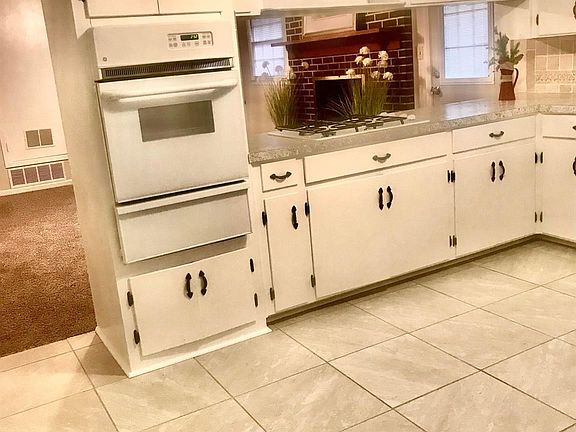 4th image of 3418 Sommerville Dr