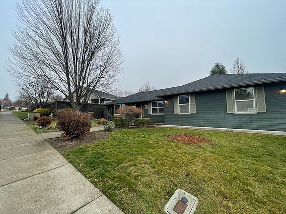 3rd image of 2920 Farmington Ave