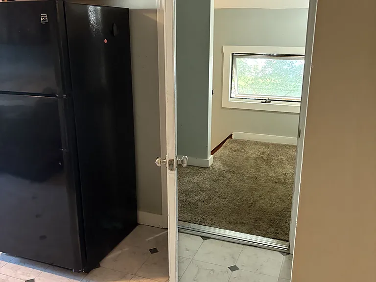 31 Maple St #4 — Photo 7
