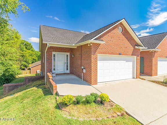 2nd image of 7915 Valley Park Ln
