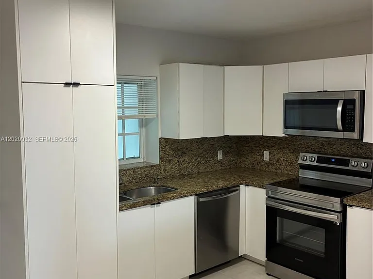 1135 92nd St #102 — Photo 1