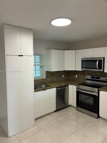 1135 92nd St #102 Photo 1