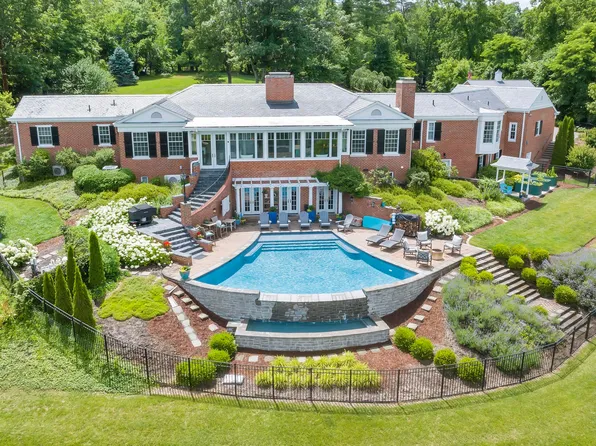 4134 Lake Dr SW, Roanoke, VA 24018