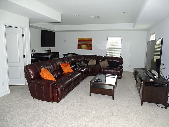 Bonus room with full bath