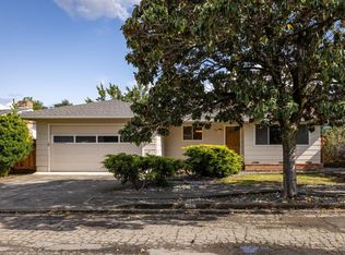 134 Rosewood Dr, Cloverdale, CA 95425