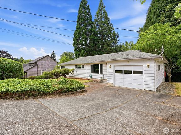 2nd image of 205 N 21st Avenue