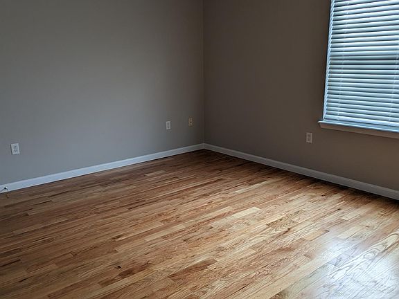 5th image of 247 Shepard Ave Floor 2