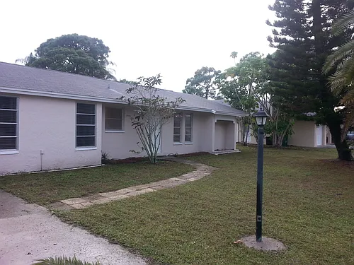 754 99th Ave N Photo 1