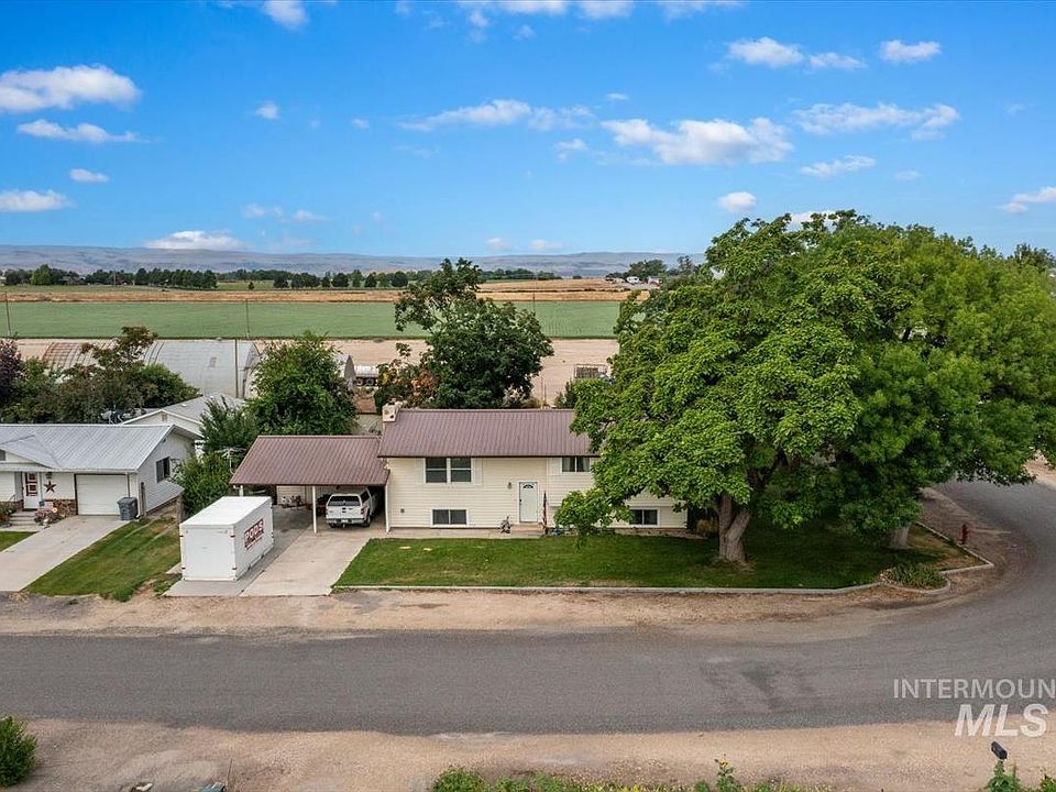 1st image of 302 River View Dr