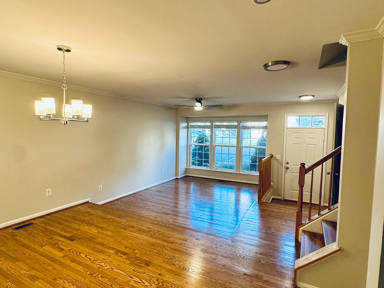 3 bed, 3.5 bath, 2022 sqft, $2,775 — Photo 3