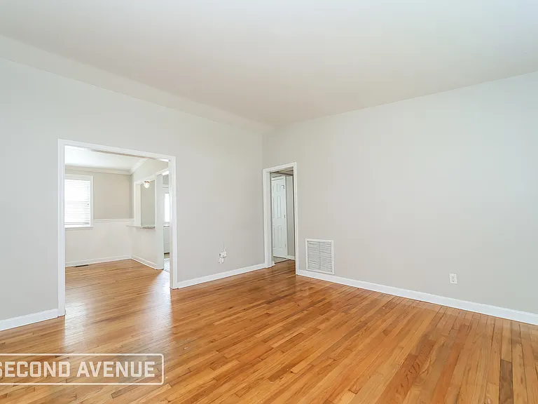 11267 Bruce Dr — Photo 4