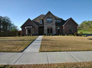 621 Chattin Cir, Bentonville, AR 72713