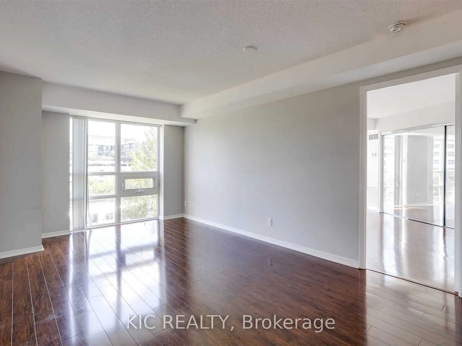 3 bed, $3,000 — Photo 3