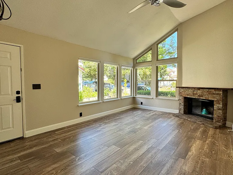7423 Fireweed Cir — Photo 4