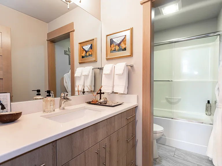 5468 Westmorland Dr — Photo 34