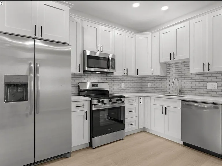 8778 N Newman Ave — Photo 1
