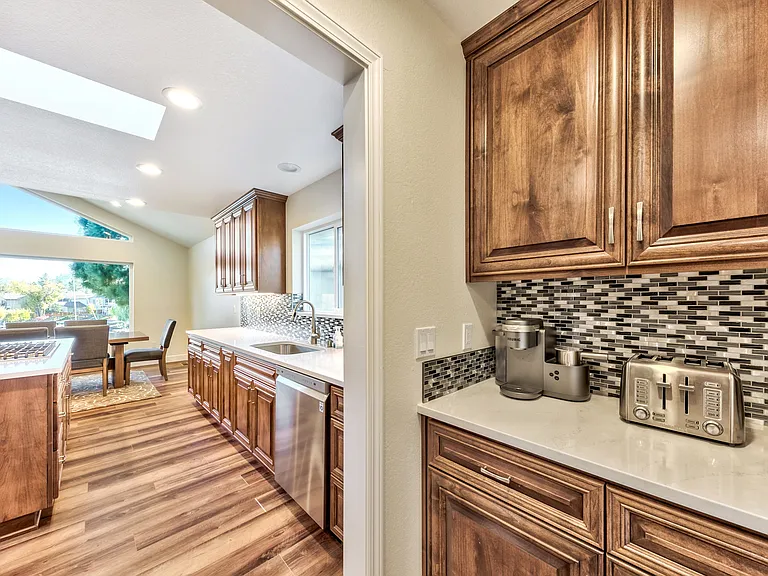 1661 Venice Dr — Photo 11