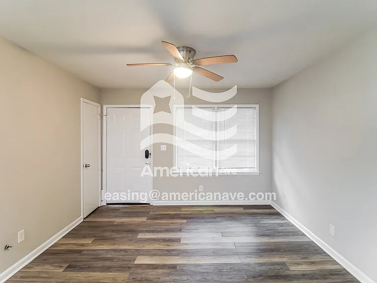 20523_002_living_room_13894159.jpg