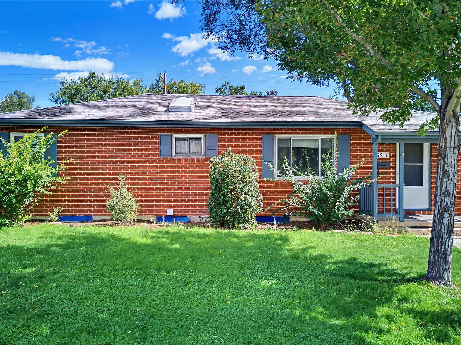4 bed, 1962 sqft, $2,500 — Photo 3