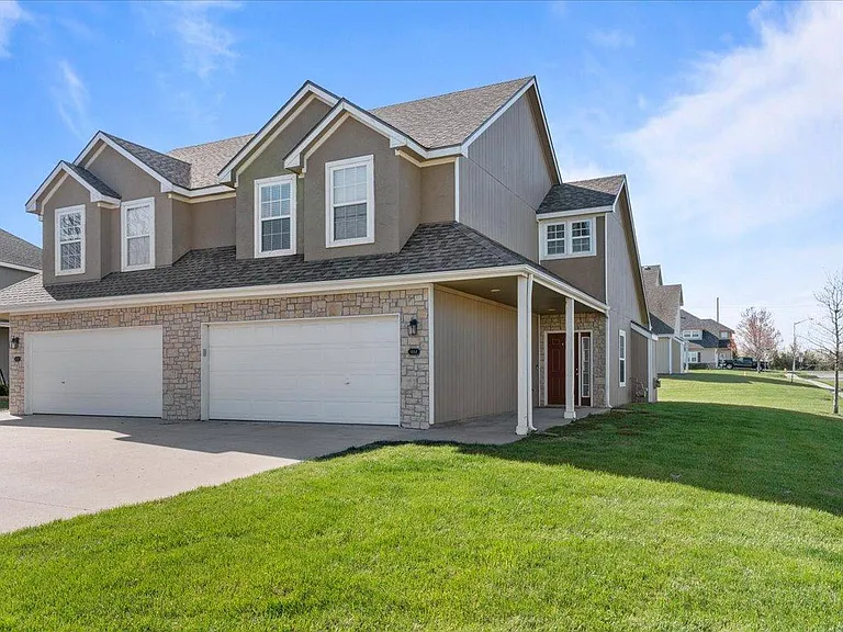 461 Dogwood Ct — Photo 1
