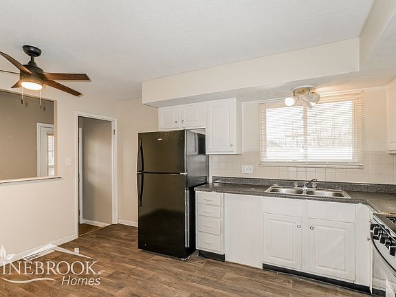 4th image of 105 Albert Dr